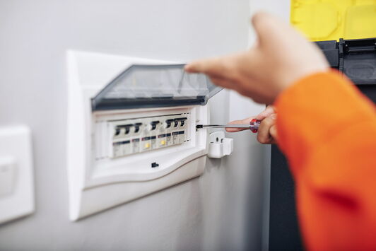 Arbeiten am Sicherungskasten Arbeiten am Sicherungskasten